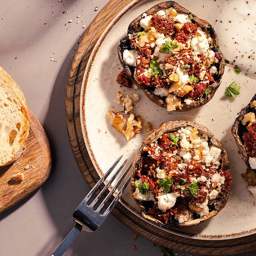 Gefüllte Portobello-Pilze mit Bio Schafkäse-Füllung