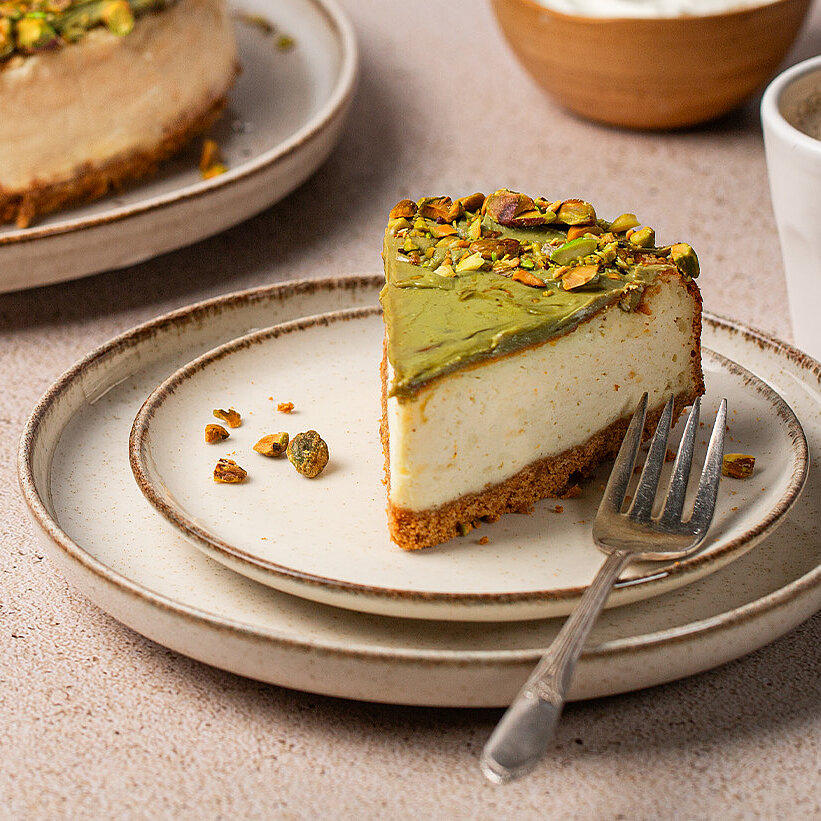 Cheesecake mit GAZİ Taze Peynir und Pistaziencreme